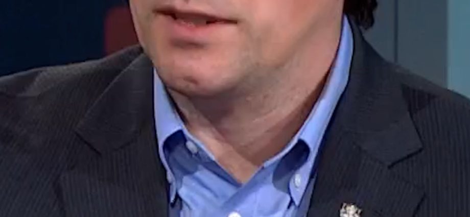 man-behind-viral-jonas-brothers-resume-speaks-out