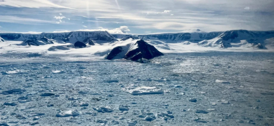 satellite-images-reveal-the-fastest-antarctic-glacier-retreat-ever
