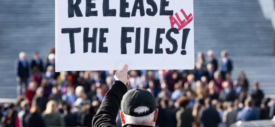 Jeffrey Epstein E-mails Reveal Ties to Prominent Scientists