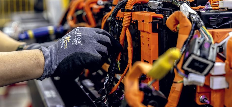 inside-the-ev-battery-recall-process—the-complexity-of-safety-and-logistics