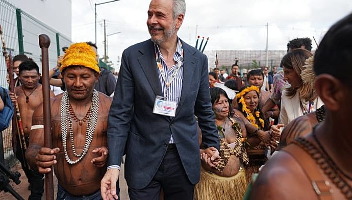 indigenous-protesters-block-cop30-entrance-demanding-participation-in-climate-talks
