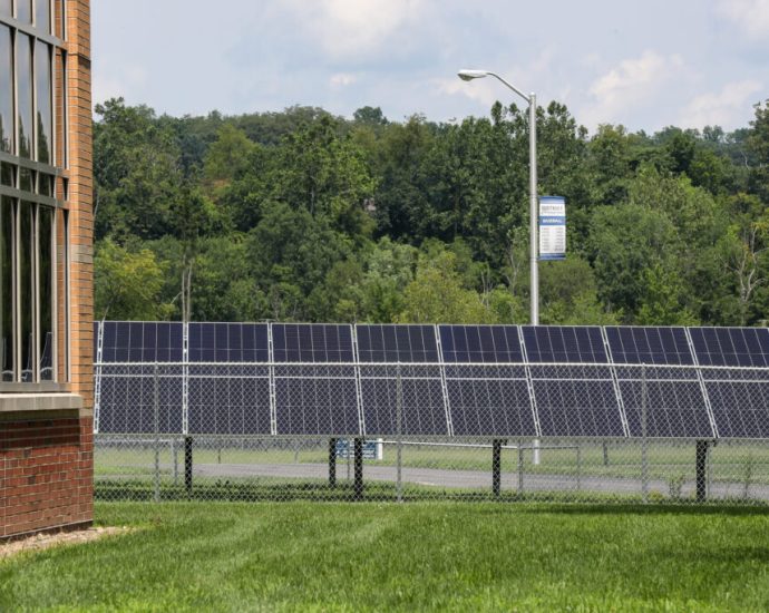 in-rooftop-solar,-advocates-see-a-‘missed-opportunity’-for-clean-energy-in-pennsylvania
