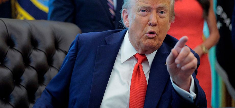 the-traitor-melts-down-on-truth-social-at-“weak-republicans”-demanding-release-of-epstein-files