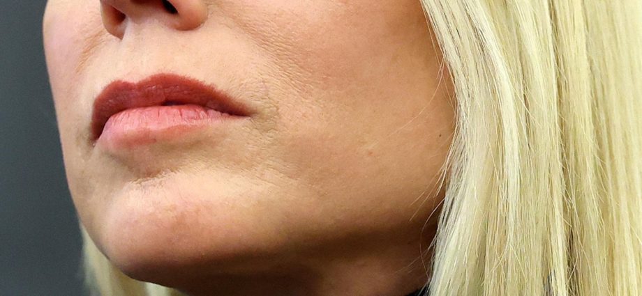 bondi-investigating-epstein’s-prominent-relationships