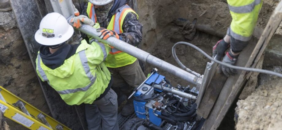 Lawmakers Press EPA for $3B in Stalled Lead Pipe Replacement Funds