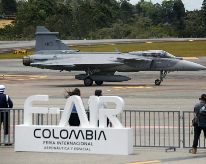 colombia’s-petro-inks-$4.3bn-deal-for-17-fighter-jets-amid-regional-tension