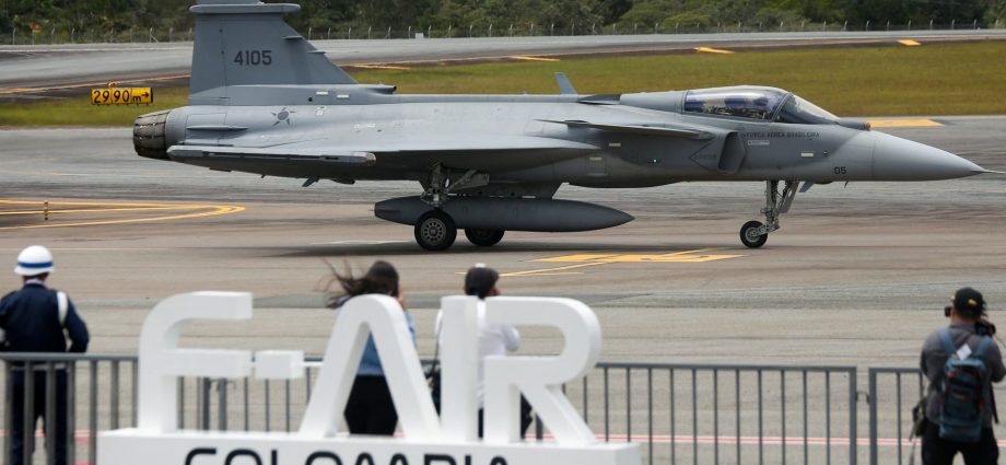 colombia’s-petro-inks-$4.3bn-deal-for-17-fighter-jets-amid-regional-tension