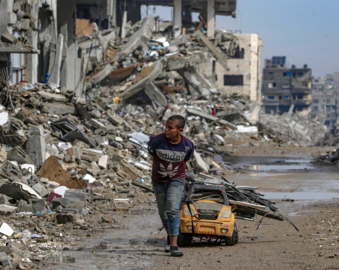 live:-israel-closely-coordinated-gaza-families’-mystery-transit-to-s-africa