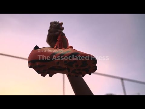 remote-australian-girls’-football-team-ready-to-take-their-big-shot