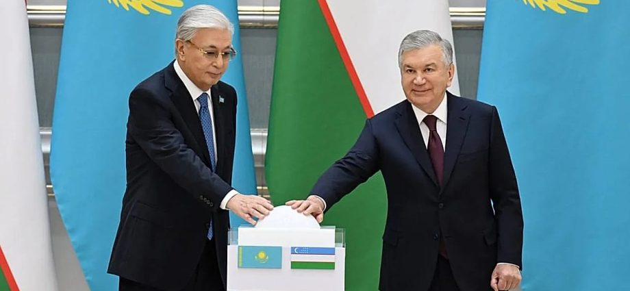 uzbekistan-and-kazakhstan-launch-$1.3-billion-projects,-set-$10-billion-trade-target-for-2030
