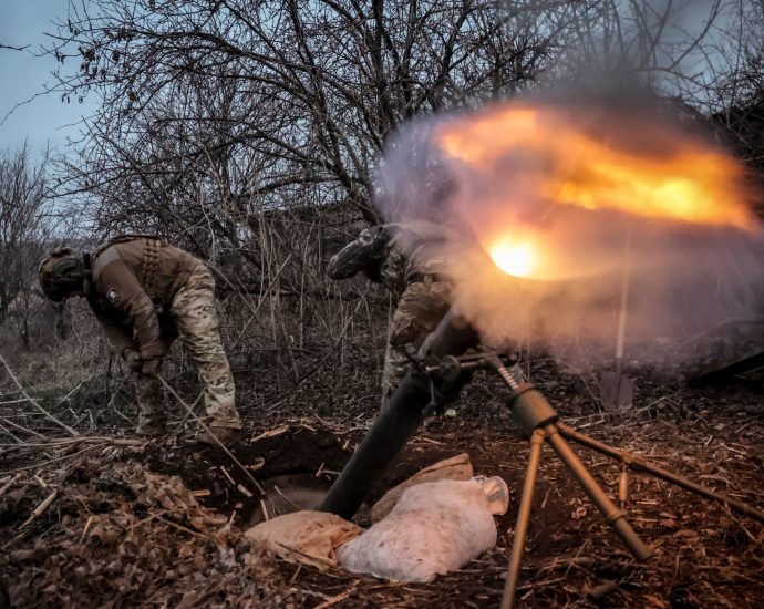 ukraine-says-it-attacked-russian-oil-refinery-near-moscow-as-winter-looms