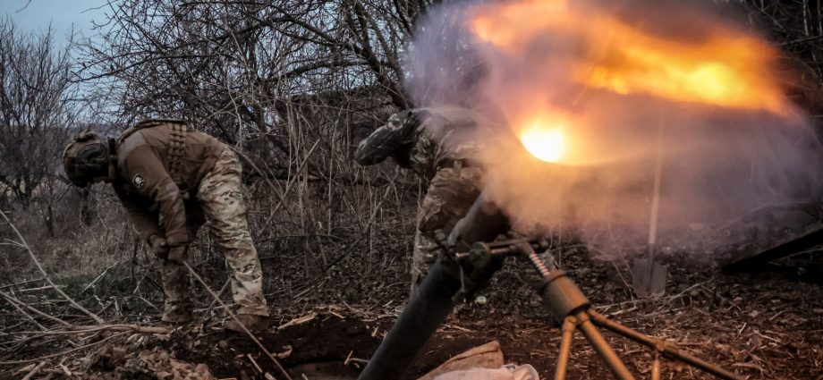 ukraine-says-it-attacked-russian-oil-refinery-near-moscow-as-winter-looms