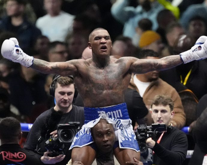 benn-dominates-eubank-jr-in-boxing-rematch-to-win-middleweight-clash