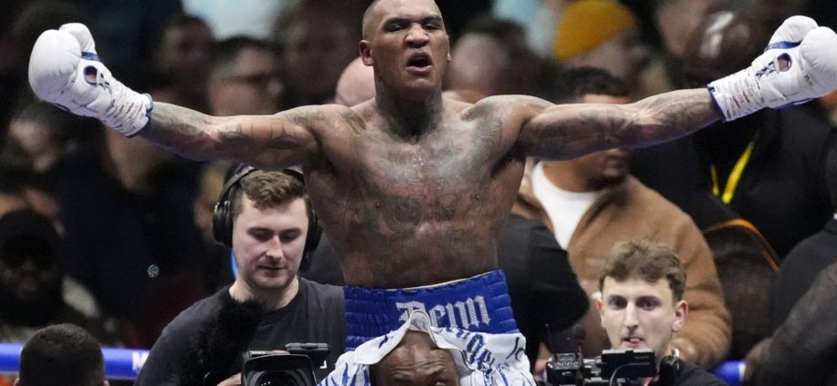 benn-dominates-eubank-jr-in-boxing-rematch-to-win-middleweight-clash