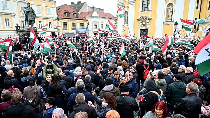 orban-and-opposition-rival-stage-rallies-in-gyor-as-hungary-gears-up-for-next-year’s-elections