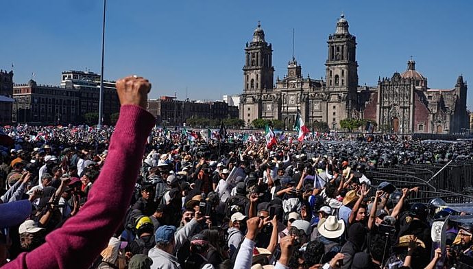 clashes-break-out-during-generation-z-protest-against-president-sheinbaum-in-mexico-city