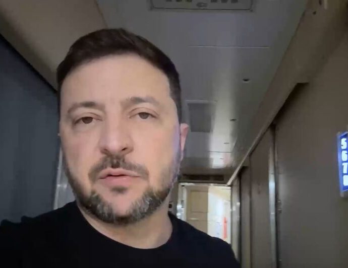 mirage-or-rafale?-zelenskyy-teases-“historic”-french-jet-deal-ahead-of-paris-visit