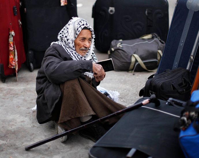 are-israeli-backed-human-trafficking-networks-forcing-people-out-of-gaza?