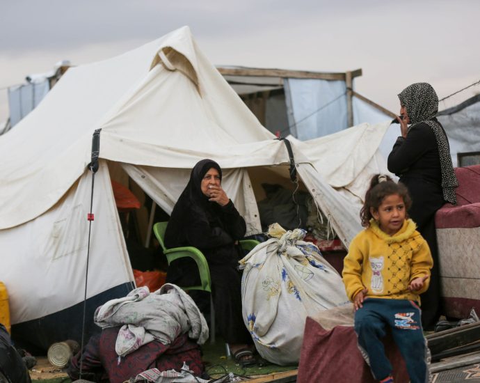 israel-kills-at-least-three-in-gaza,-as-thousands-endure-heavy-flooding