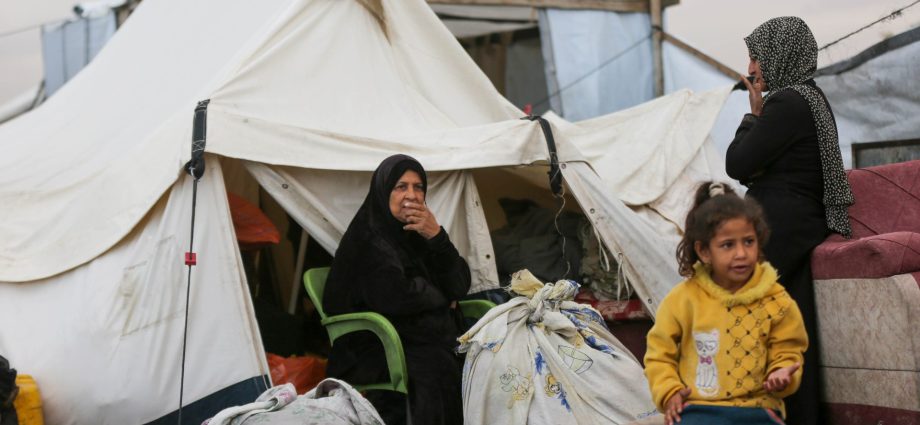 israel-kills-at-least-three-in-gaza,-as-thousands-endure-heavy-flooding