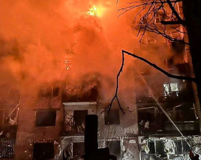 live:-russian-attack-kills-3-in-kharkiv;-ukraine’s-zelenskyy-to-meet-macron