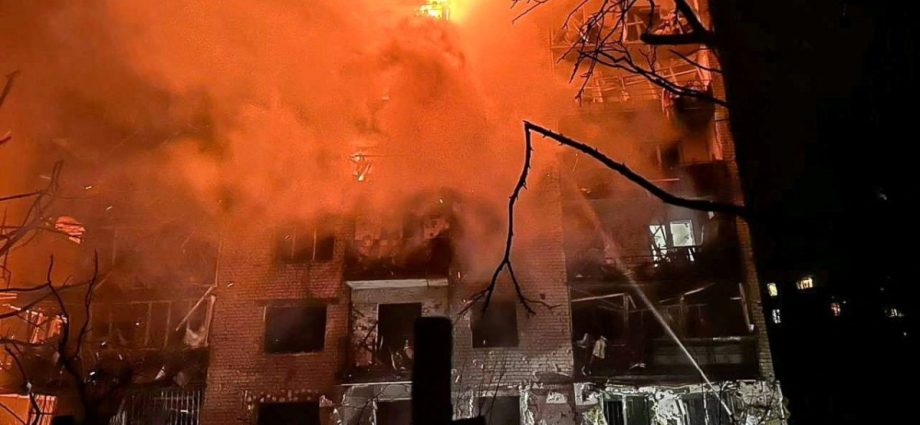 live:-russian-attack-kills-3-in-kharkiv;-ukraine’s-zelenskyy-to-meet-macron