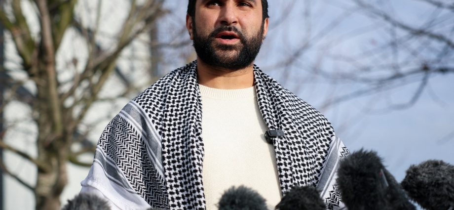 ‘from-the-movies’:-sami-hamdi-details-‘aggressive’-ice-detention