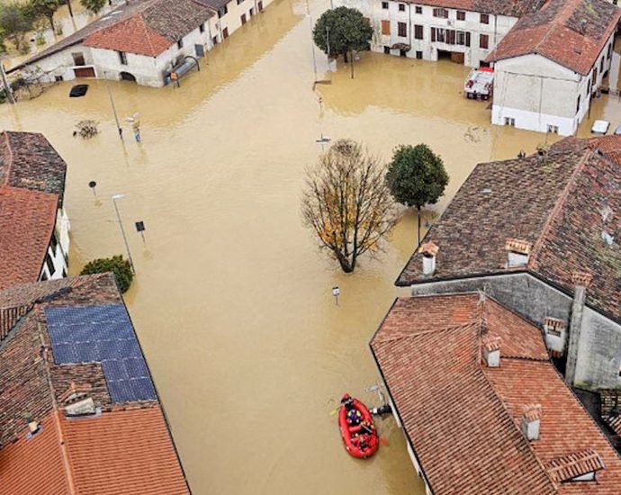 two-missing-after-mudslides-rip-through-northern-italy