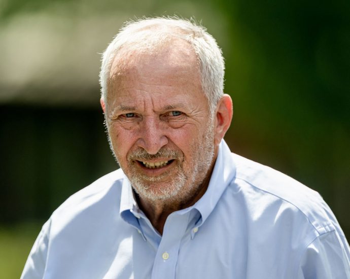 ‘i-am-deeply-ashamed’:-larry-summers-to-step-back-from-public-commitments-after-new-epstein-emails