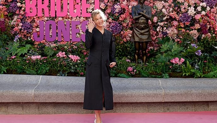 renee-zellweger-unveils-new-bridget-jones-statue-in-london