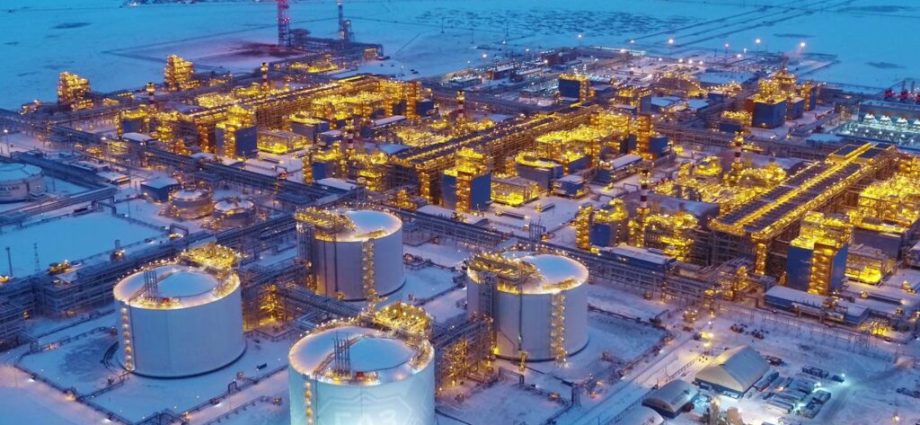 the-arctic-is-melting,-ukraine-is-bleeding,-and-g7-“climate-leaders”-still-won’t-quit-yamal-lng