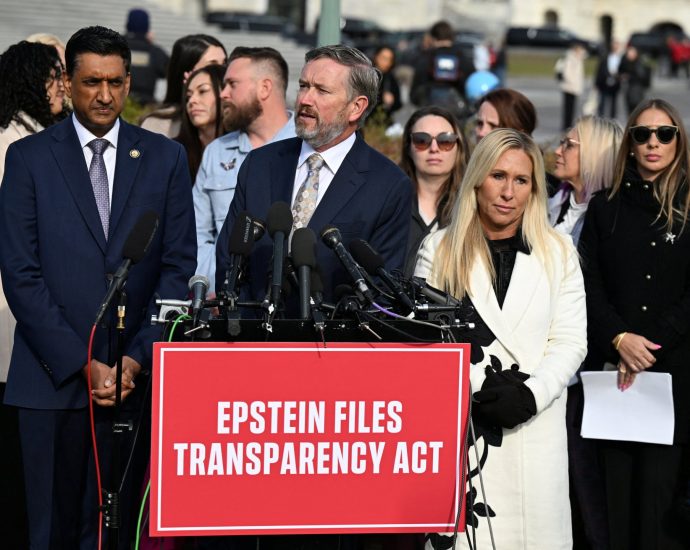 congress-passes-bill-to-release-‘epstein-files’,-sending-measure-to-the-traitor