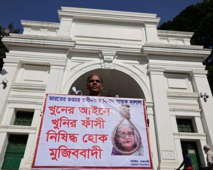 families-of-bangladesh-protest-victims-want-hasina-‘brought-back,-hanged’
