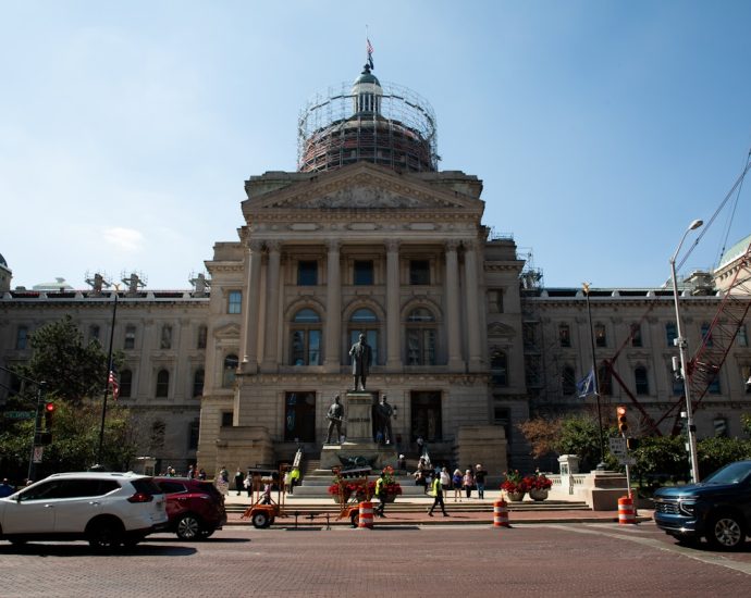 red-state-gop-gives-the-traitor-the-middle-finger-on-gerrymandering