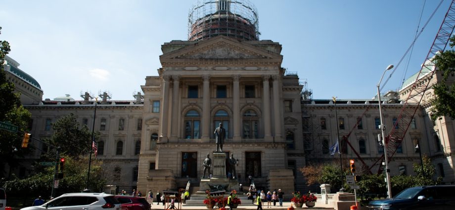 red-state-gop-gives-the-traitor-the-middle-finger-on-gerrymandering