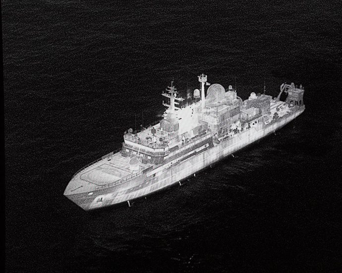 uk-accuses-russian-spy-ship-of-pointing-lasers-at-pilots-watching-vessel