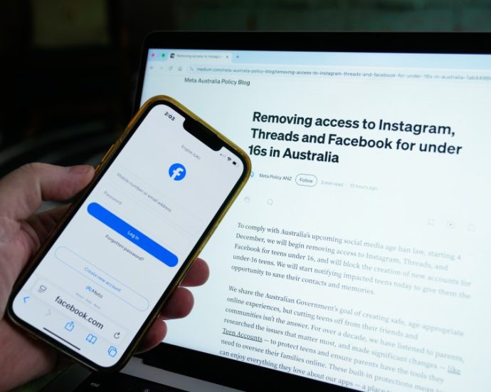 meta-alerts-young-australians-to-download-their-data-before-a-social-media-ban