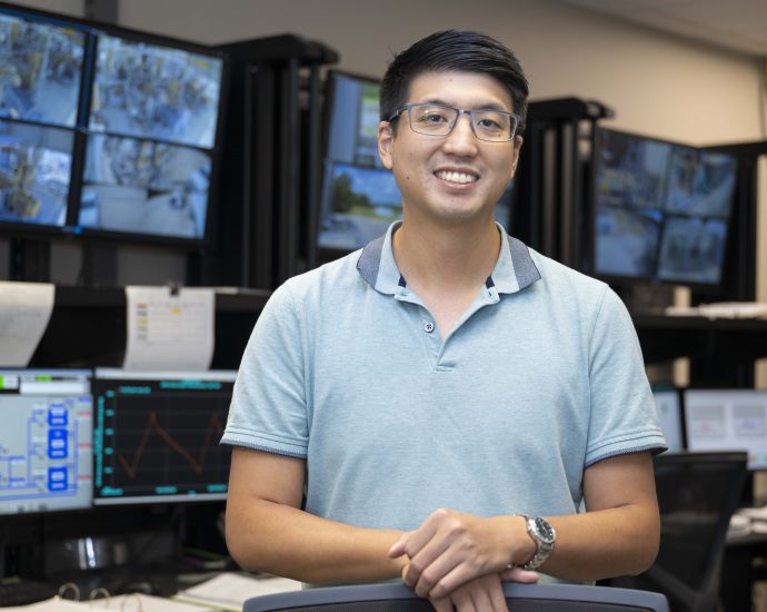 nasa-stennis-engineer-follows-family-footsteps-into-nasa’s-artemis-era