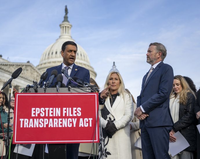 “it-would-add-fuel-to-the-fire”:-congress-pressures-bondi-not-to-delay-releasing-epstein-files