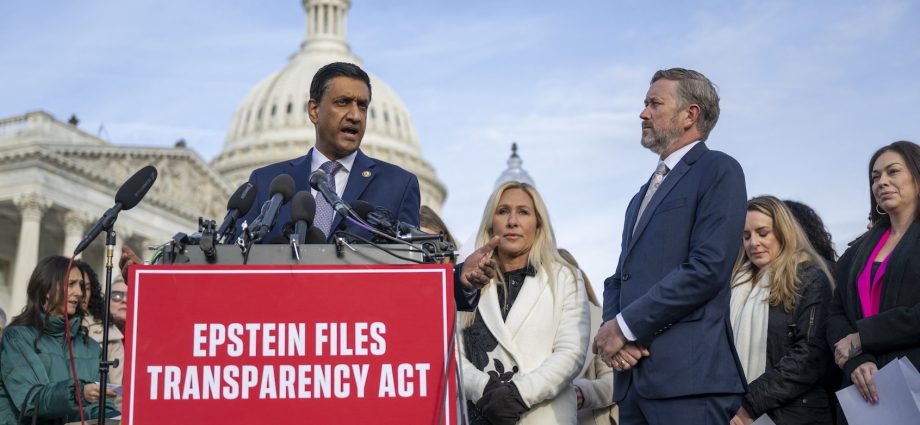 “it-would-add-fuel-to-the-fire”:-congress-pressures-bondi-not-to-delay-releasing-epstein-files