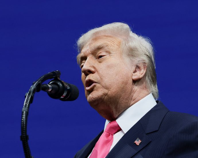 ‘punishable-by-death’:-the-traitor-threatens-democrats-with-sedition-charges