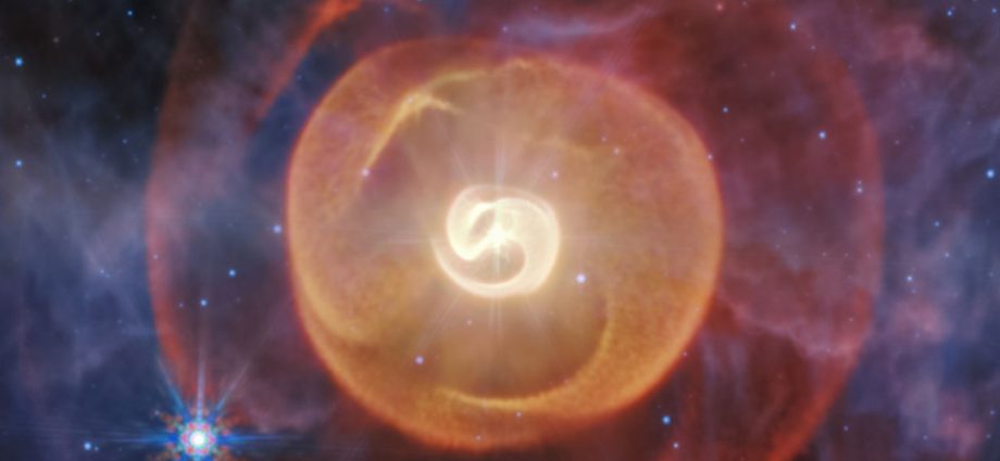 James Webb Space Telescope captures ‘one-of-a-kind’ triple star system that looks like a cosmic embryo (image)