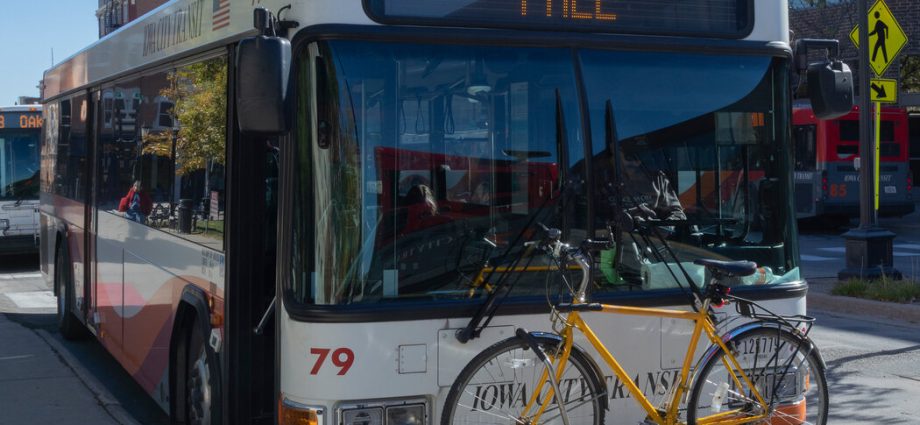 iowa-city-made-its-buses-free-traffic-cleared,-and-so-did-the-air.
