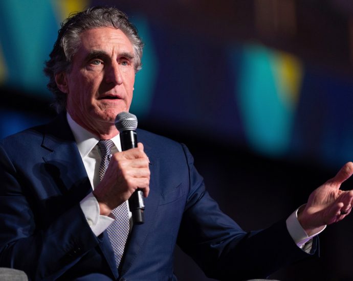 the-traitor-announces-new-offshore-drilling-projects-despite-bipartisan-pushback