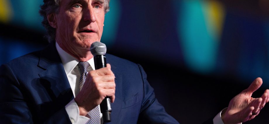 the-traitor-announces-new-offshore-drilling-projects-despite-bipartisan-pushback