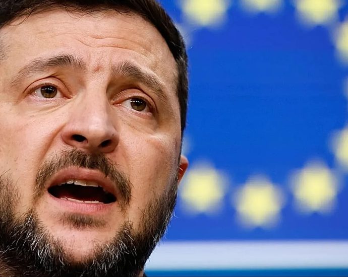 ukraine’s-president-receives-draft-peace-plan-from-us,-his-office-in-kyiv-confirms