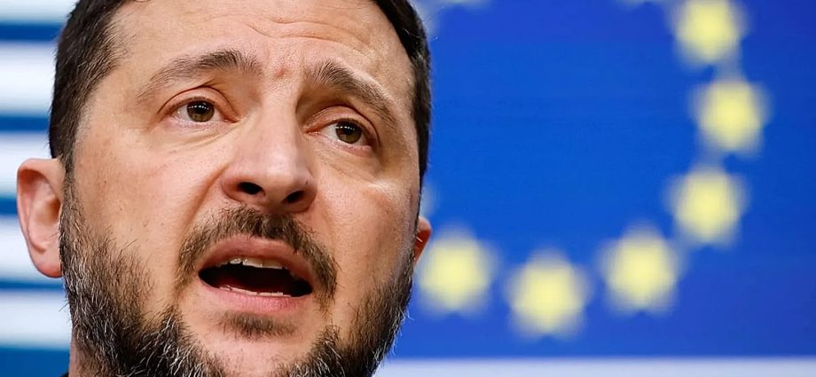 ukraine’s-president-receives-draft-peace-plan-from-us,-his-office-in-kyiv-confirms