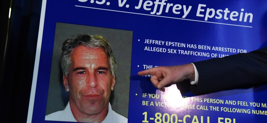 top-dem-reveals-how-jpmorgan-chase-helped-epstein-hide-his-crimes