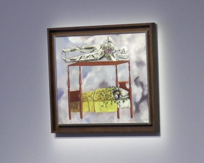frida-kahlo-painting-sells-for-record-$54.7m