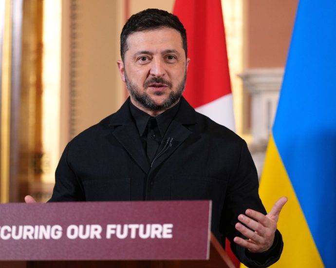 zelenskyy-says-the-traitor’s-ukraine-plan-must-ensure-‘real-and-dignified-peace’